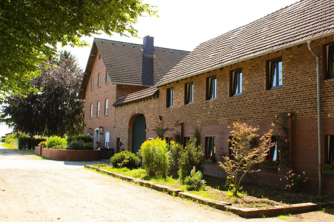 Gut Huthmacherhof Julich Exterior photo